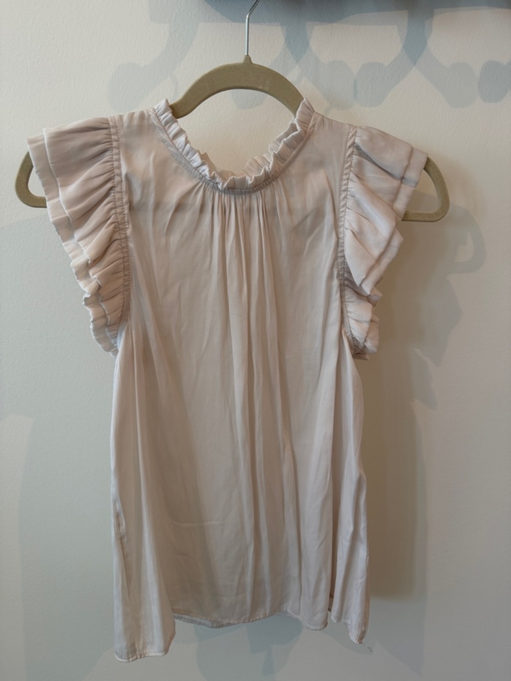 Cream elevated top